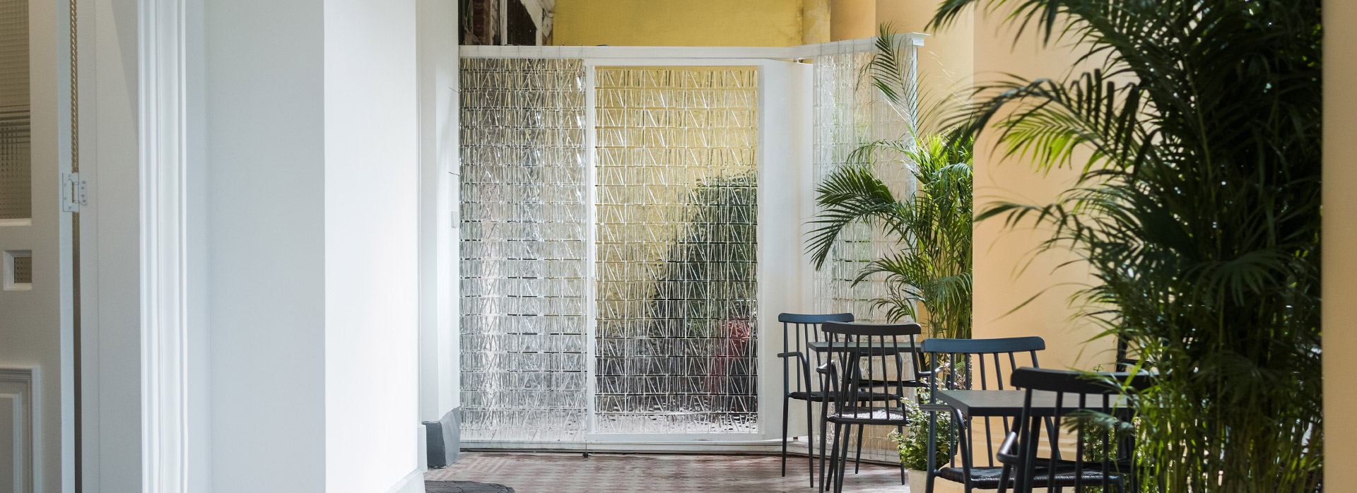 百年建筑活化沙面灯塔空间·光织之门